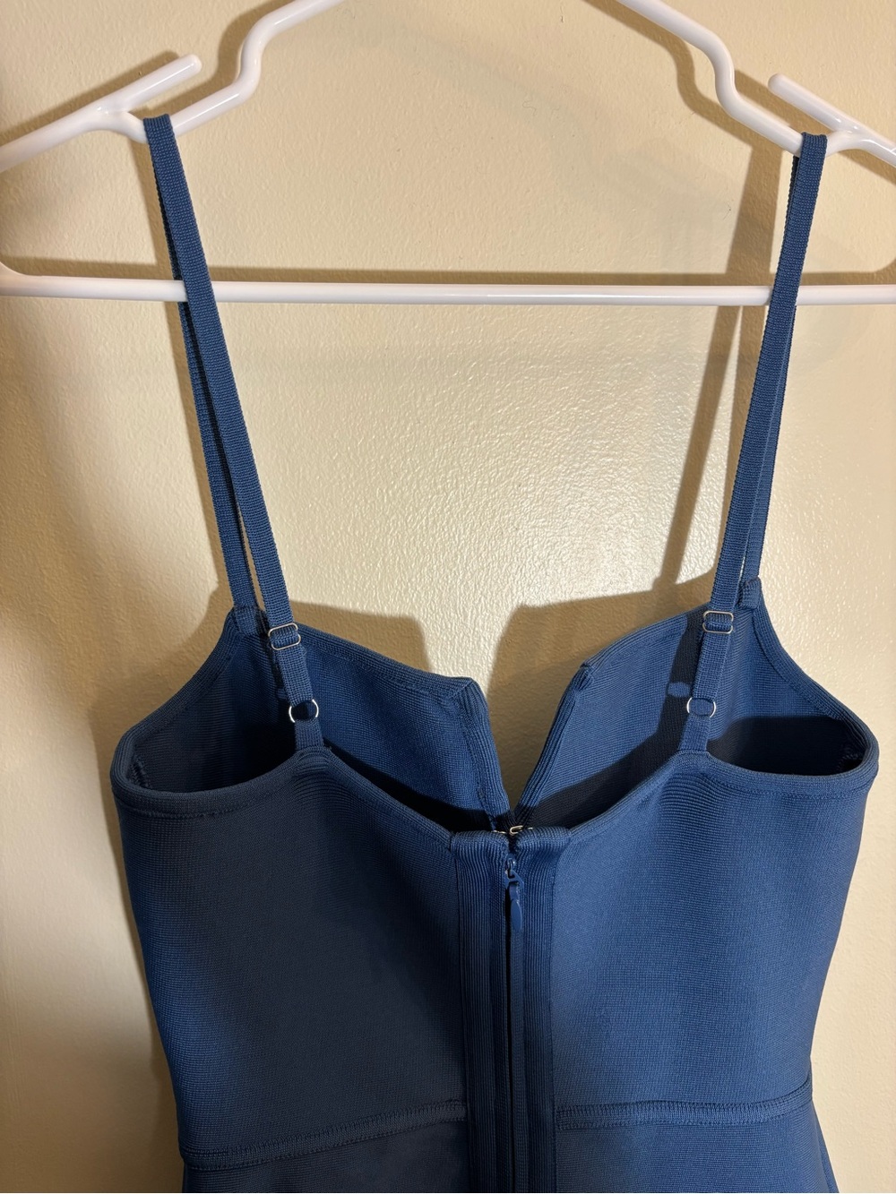 Sleeveless Navy V-Notch Bodycon Dress - Picture 4 of 9